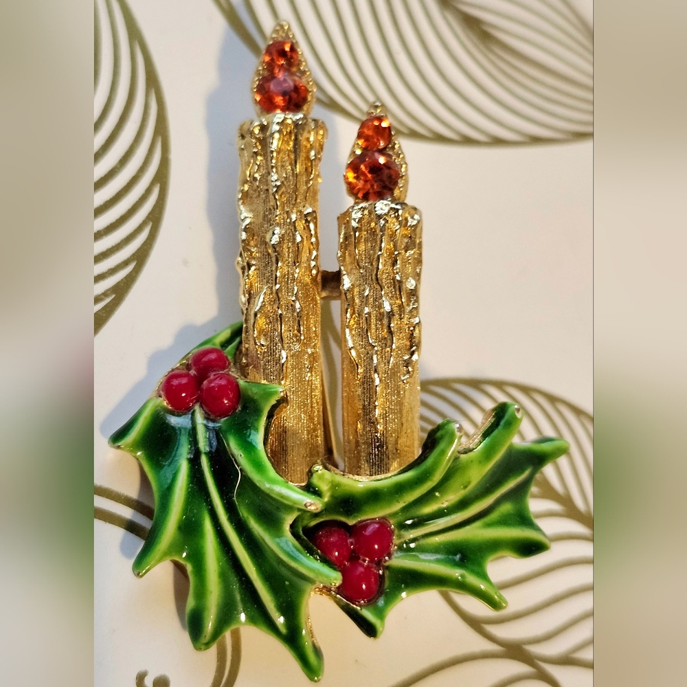 Vintage ART (Arthur Pepper) Christmas Candle & Holly Brooch